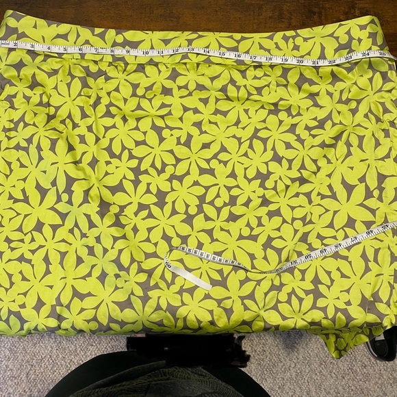 LANE BRYANT Plus Size Yellow Grey Floral Pencil Skirt Zipper Size 28 - Picture 9 of 10